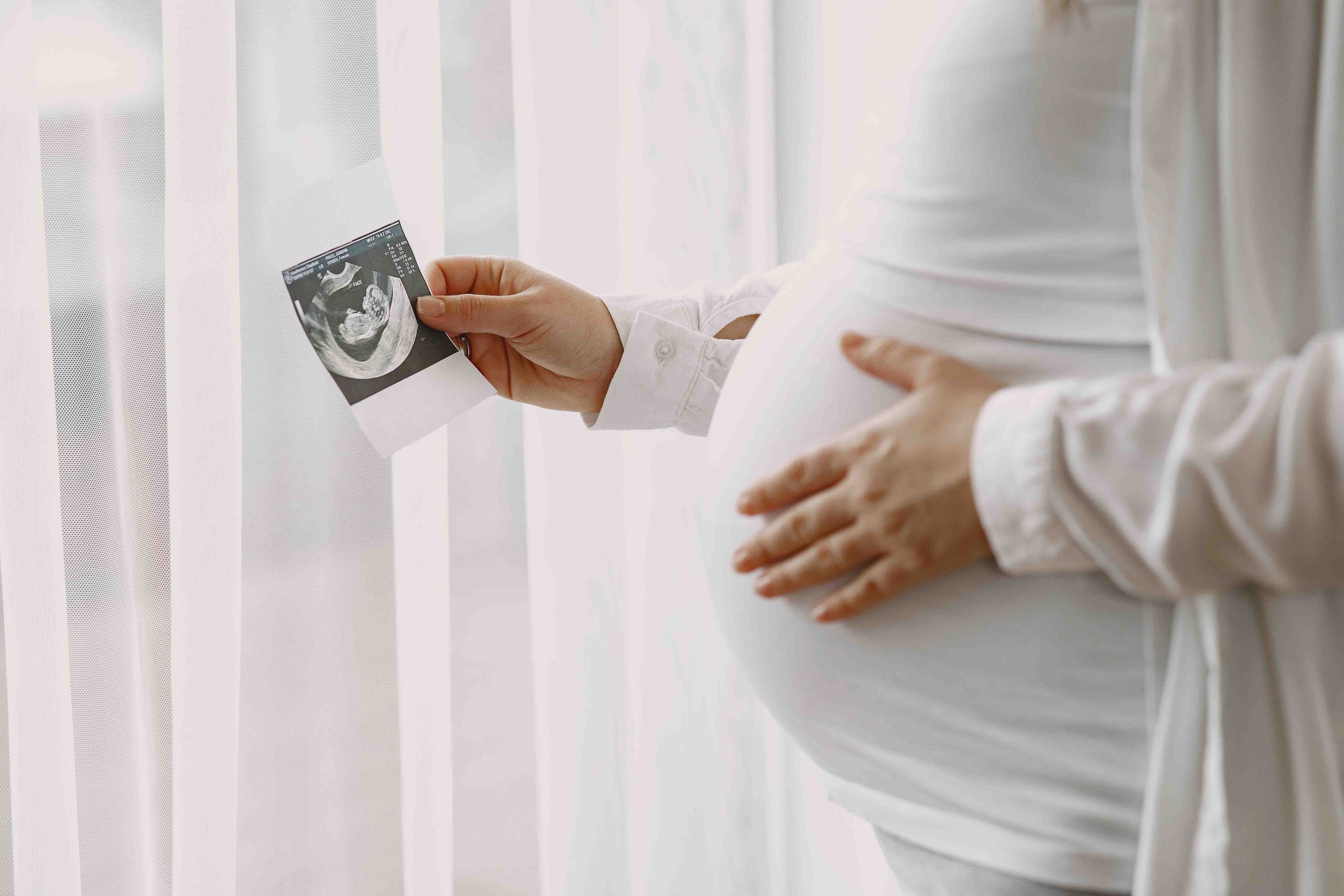 انجام چه آزمایش‌هایی در دوران بارداری لازم است؟